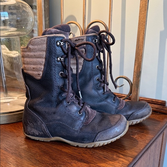 The North Face Shoes - The North Face Purna Luxe boots in coffee bean brown/cargo khaki women’s size 5